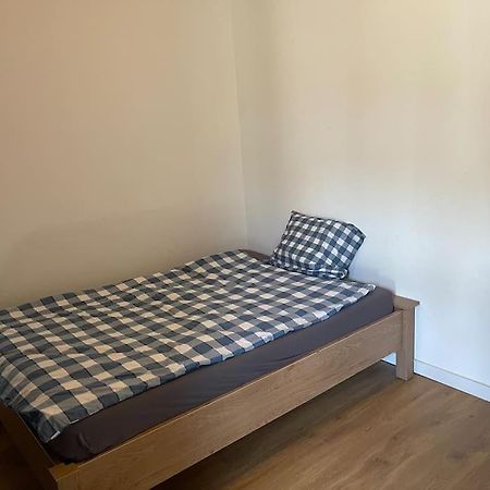 Lovely 1 Private Bedroom With Garden View Ротердам Екстериор снимка