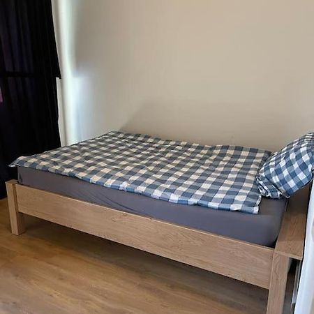 Lovely 1 Private Bedroom With Garden View Ротердам Екстериор снимка