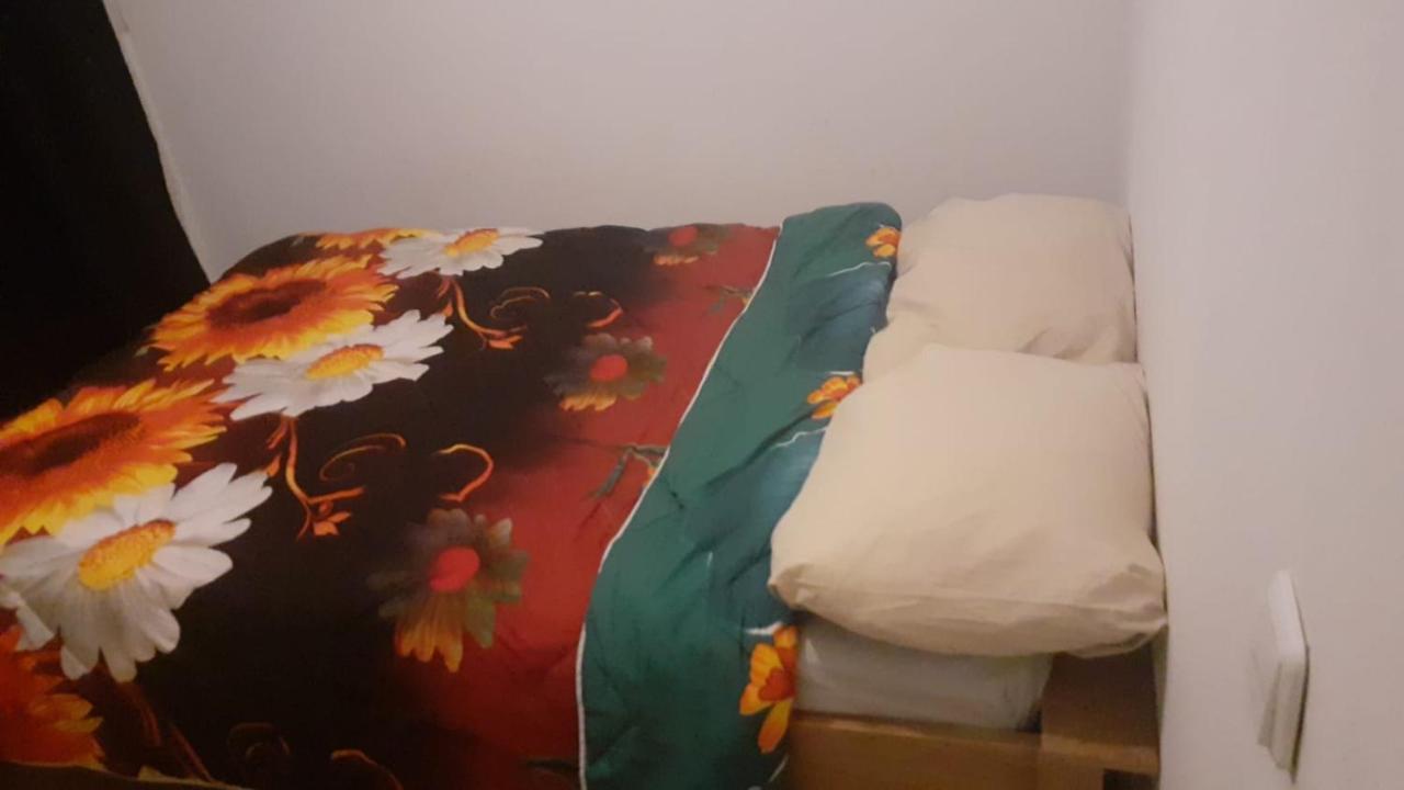 Lovely 1 Private Bedroom With Garden View Ротердам Екстериор снимка